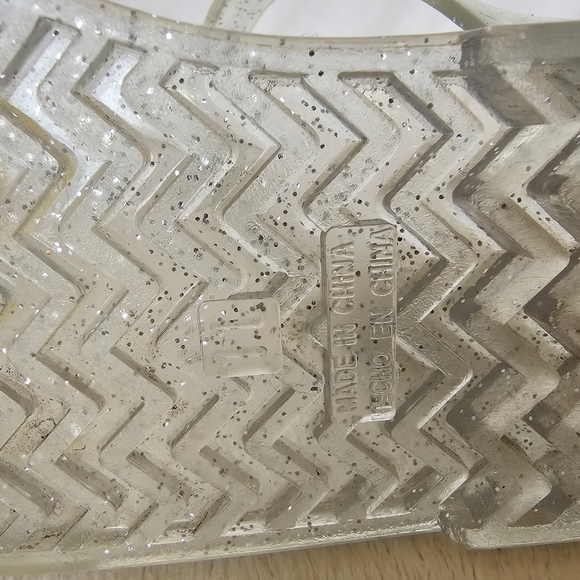 OLD NAVY | Toddler Girl's Clear & Yellow Lemon 🍋 Print Jelly Sandals - Picture 4 of 11